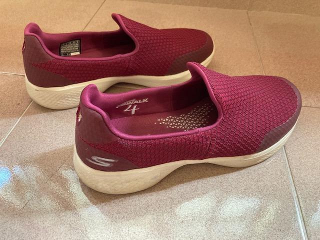 Skechers goga mat hotsell womens brown