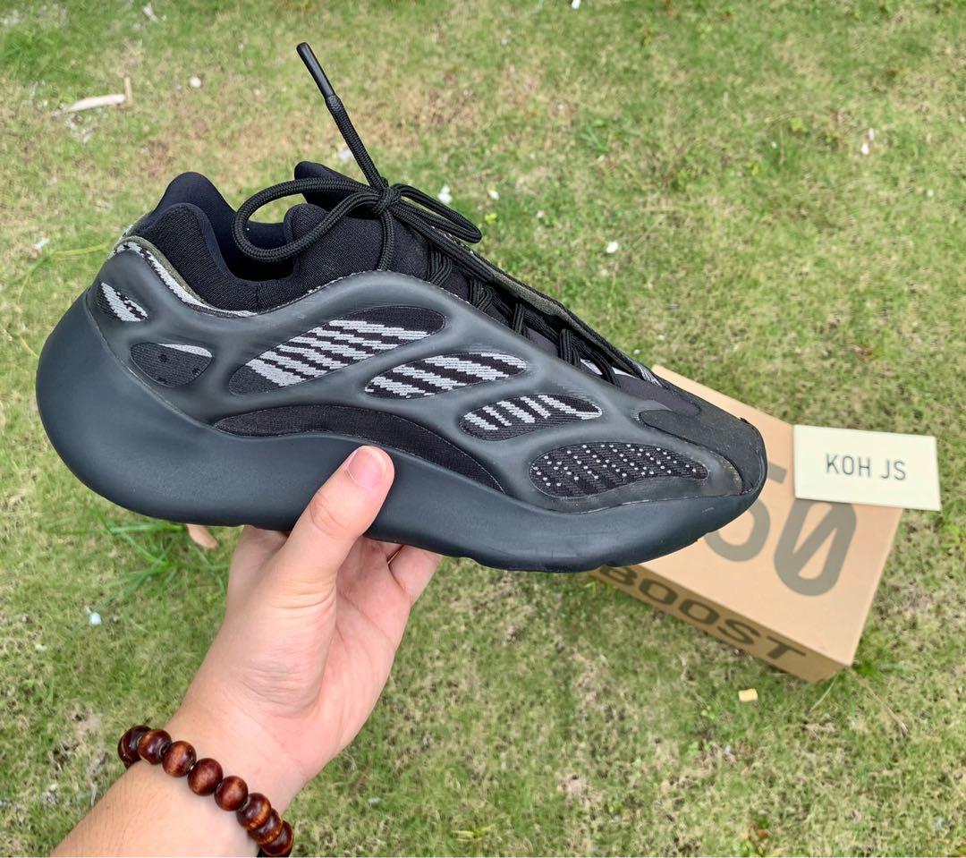 yeezy 700v3
