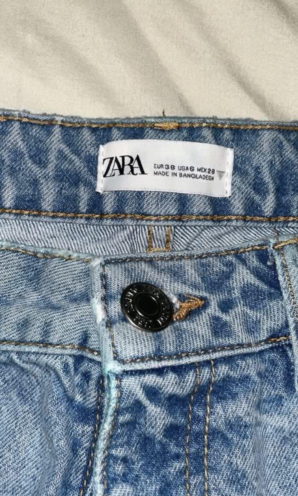 🆕 Zara Highwaisted Split Hem leggings, Women's Fashion, Bottoms, Jeans &  Leggings on Carousell