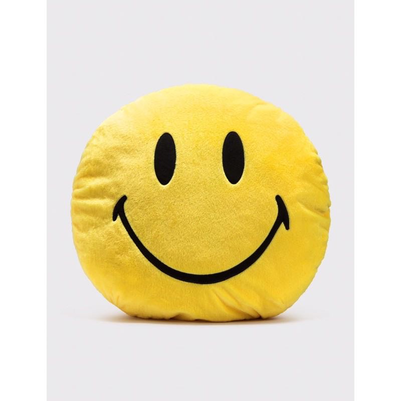Smile pillow outlet