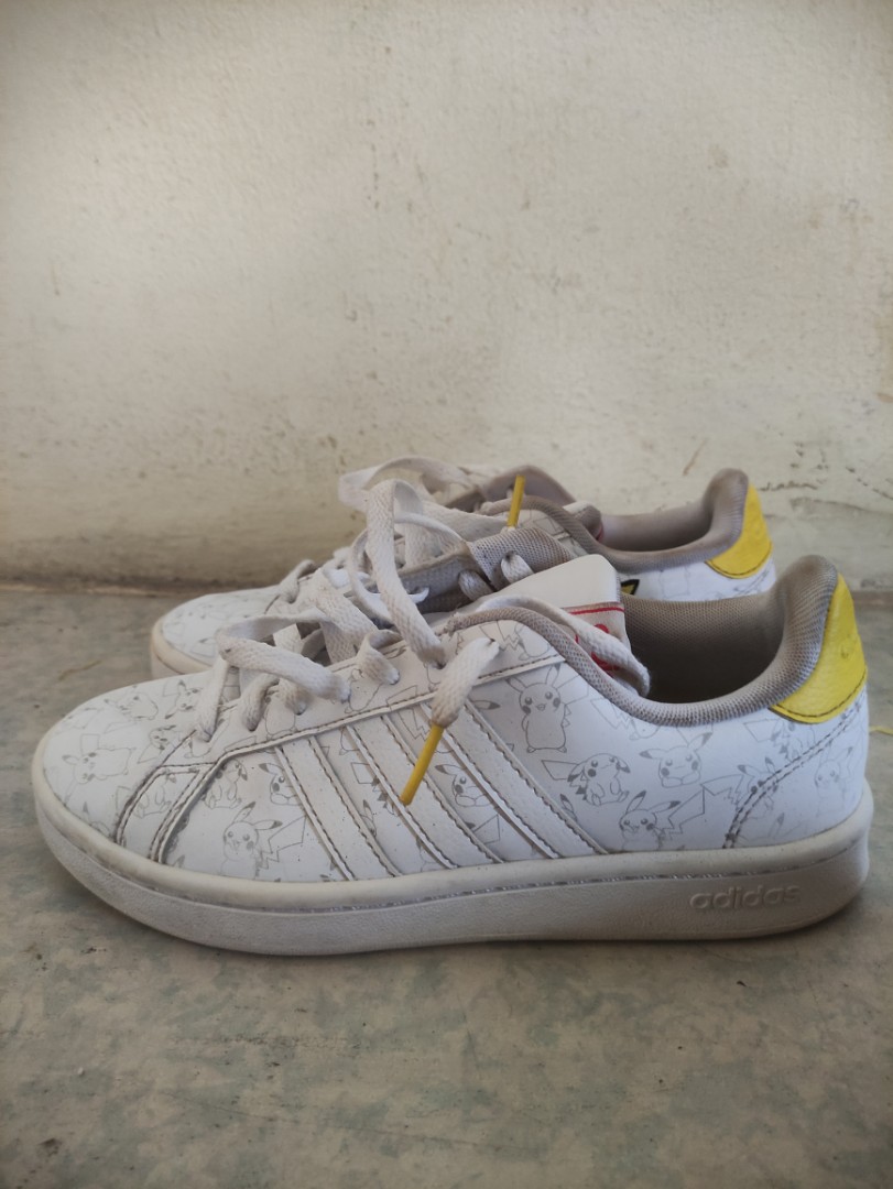 Adidas neo pokemon top