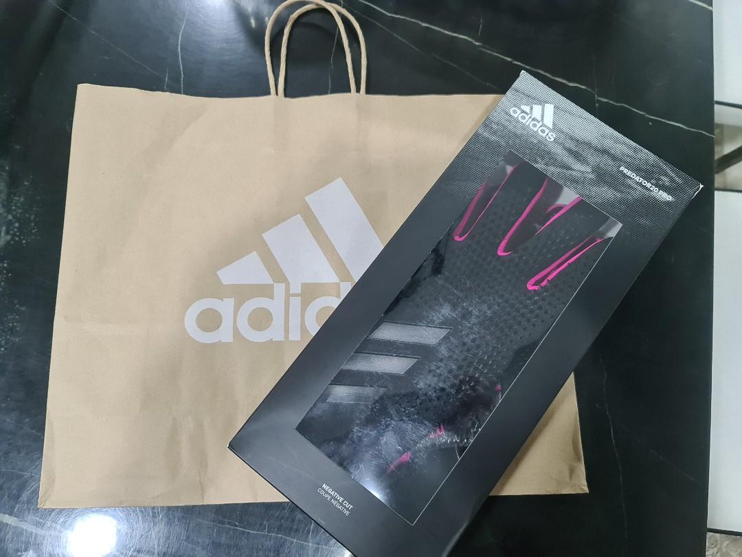 Goalkeeper Gloves ADIDAS PREDATOR 20GL PRO, Sports Equipment, Other Sports  Equipment and Supplies on Carousell