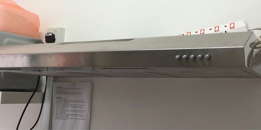 Barely used kitchen hood, TV & Home Appliances, Kitchen Appliances, Hobs & Hoods on Carousell