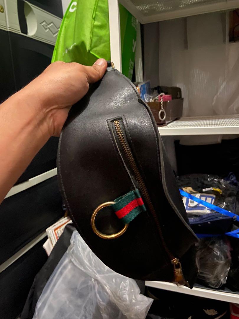 Black fanny pack (belt bag) (Category: Belt bags, Clutches and Pouches) located in Manila. Submitted by freddiectable (Listing ID 1110045674, Image 2). Description: .