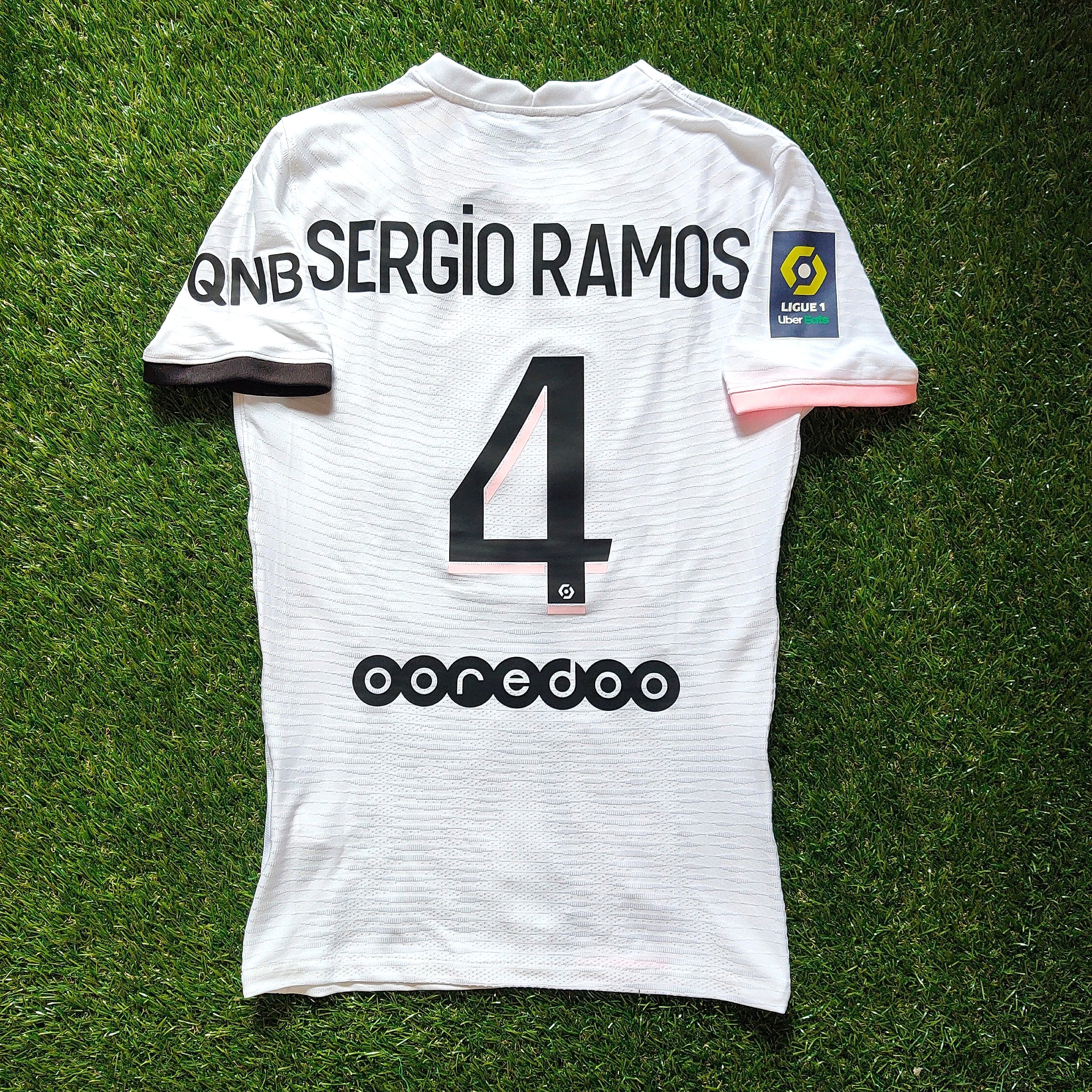 Paris Saint-Germain T-Shirt Sergio Ramos PSG - Official Collection, White :  : Sports & Outdoors