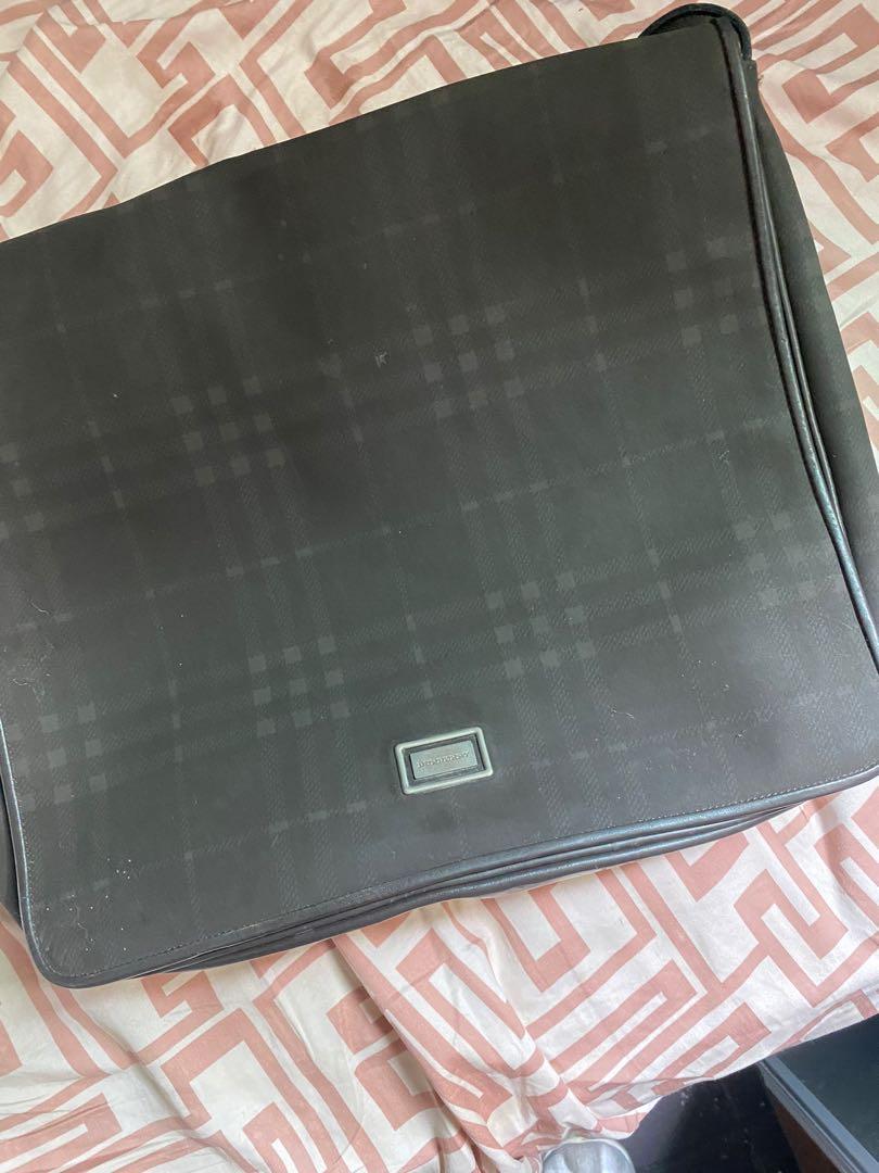 Burberry (Category: Cross-body Bags) located in Marikina City. Submitted by givenchyboy (Listing ID 1110050515, Image 3). Description: .