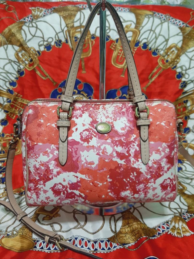 Coach Mini Boston 2way (Category: Luxury Bags & Wallets) located in Iriga City. Submitted by vintage_et_al. (Listing ID 1110061734, Image 1). Description: Pteloved Japan Source.