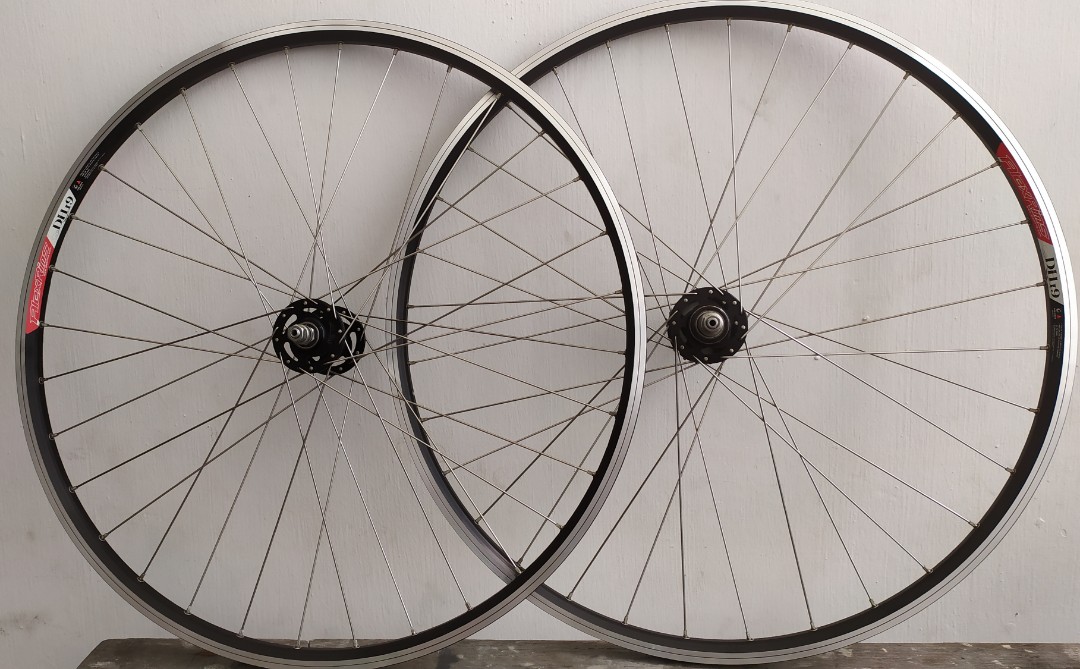 Custom Hand Built Fixie/Single Drive Train Wheelset, Sports Equipment