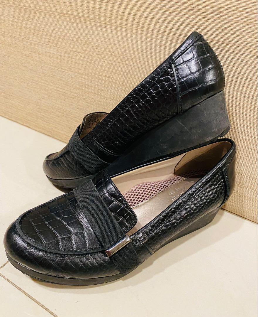 Easy spirit anti gravity heels discount