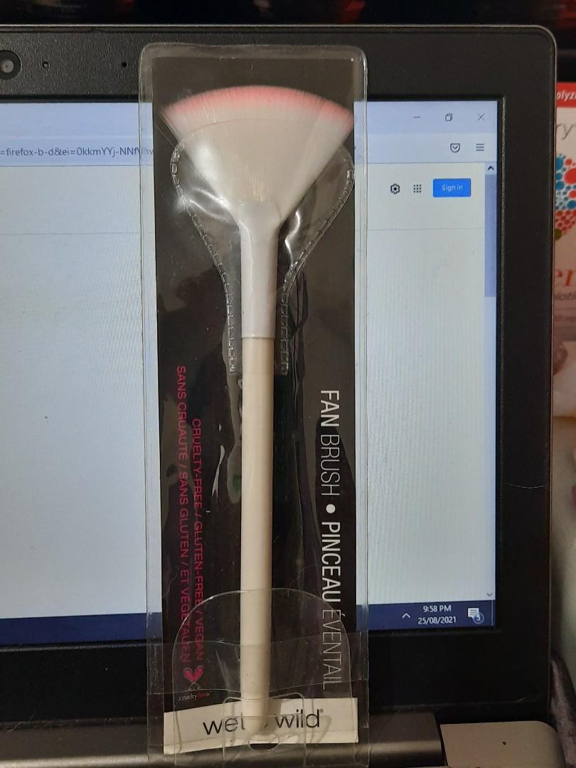 Elf Fan Brush (Category: Makeup) located in Rizal. Submitted by astracrystals08 (Listing ID 1110173466, Image 1). Description: .