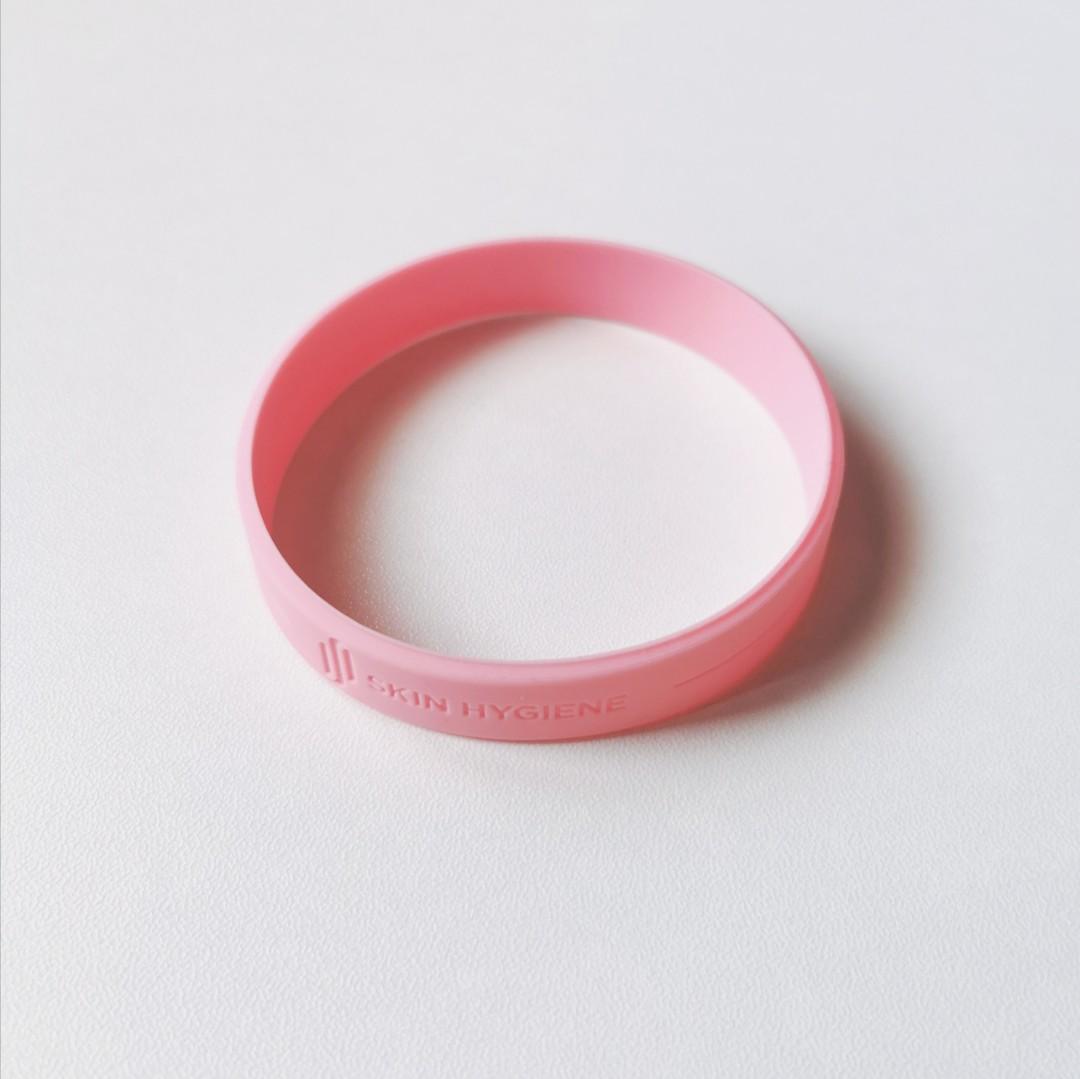 Pink best sale silicone wristbands