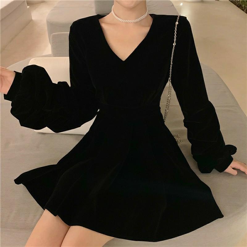 black dress retro