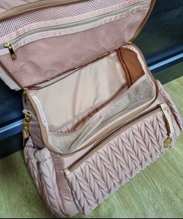 (Category: ) located in . Submitted by aiquickbuys (Listing ID 1110104399, Image 1). Description: .