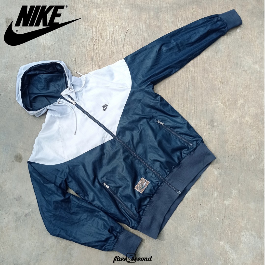 nike windrunner hd