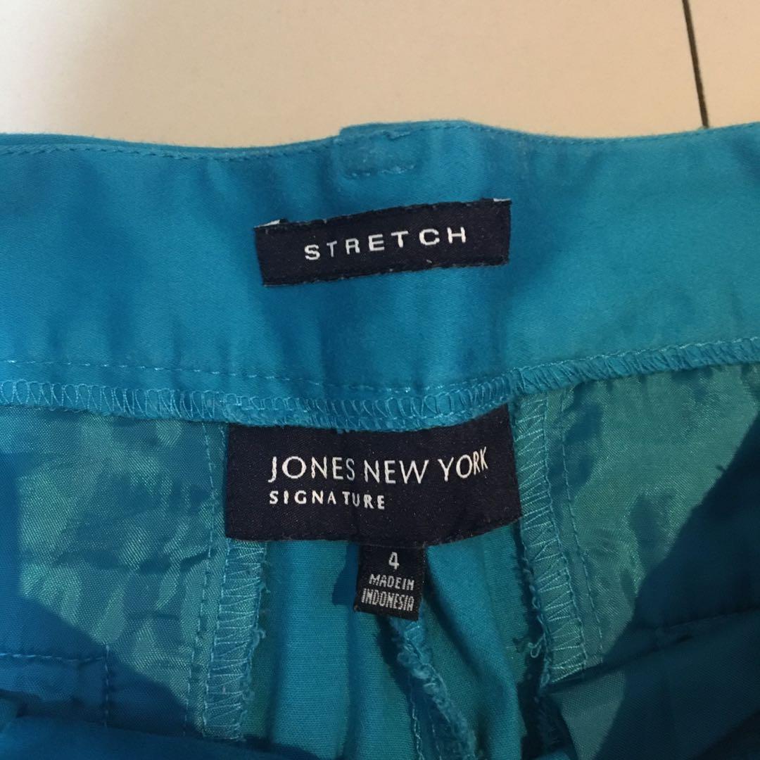 Jones New York shorts (Category: Shorts) located in Paranaque City. Submitted by _v.dos (Listing ID 1110016436, Image 3). Description: pm me for details no issue .