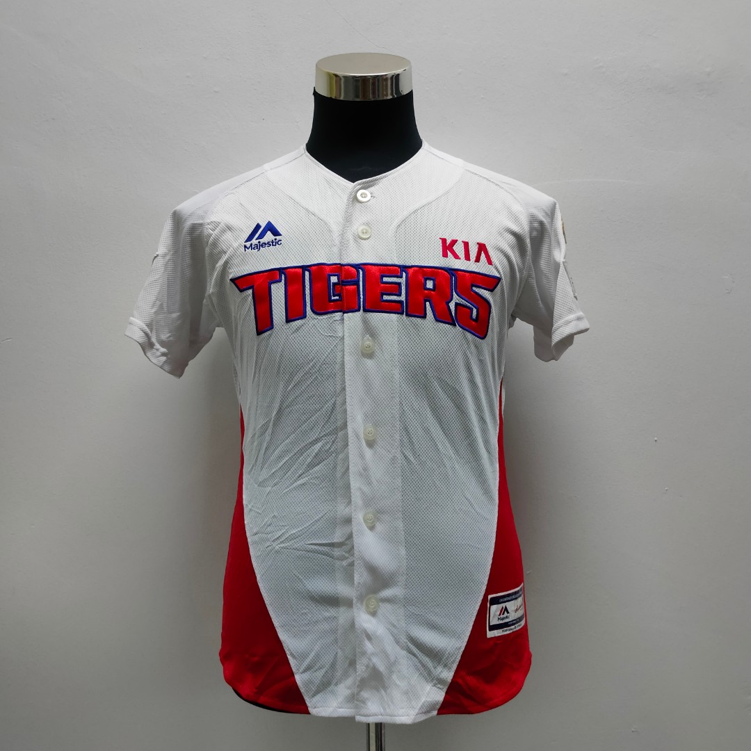 Majestic Youth MLB Detroit Tigers Jersey #CY Used, Men's Fashion, Tops &  Sets, Tshirts & Polo Shirts on Carousell