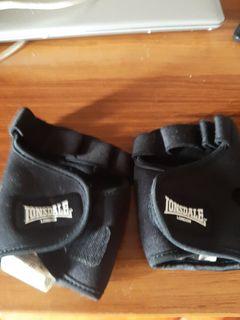 Lonsdale Training Gloves Medium