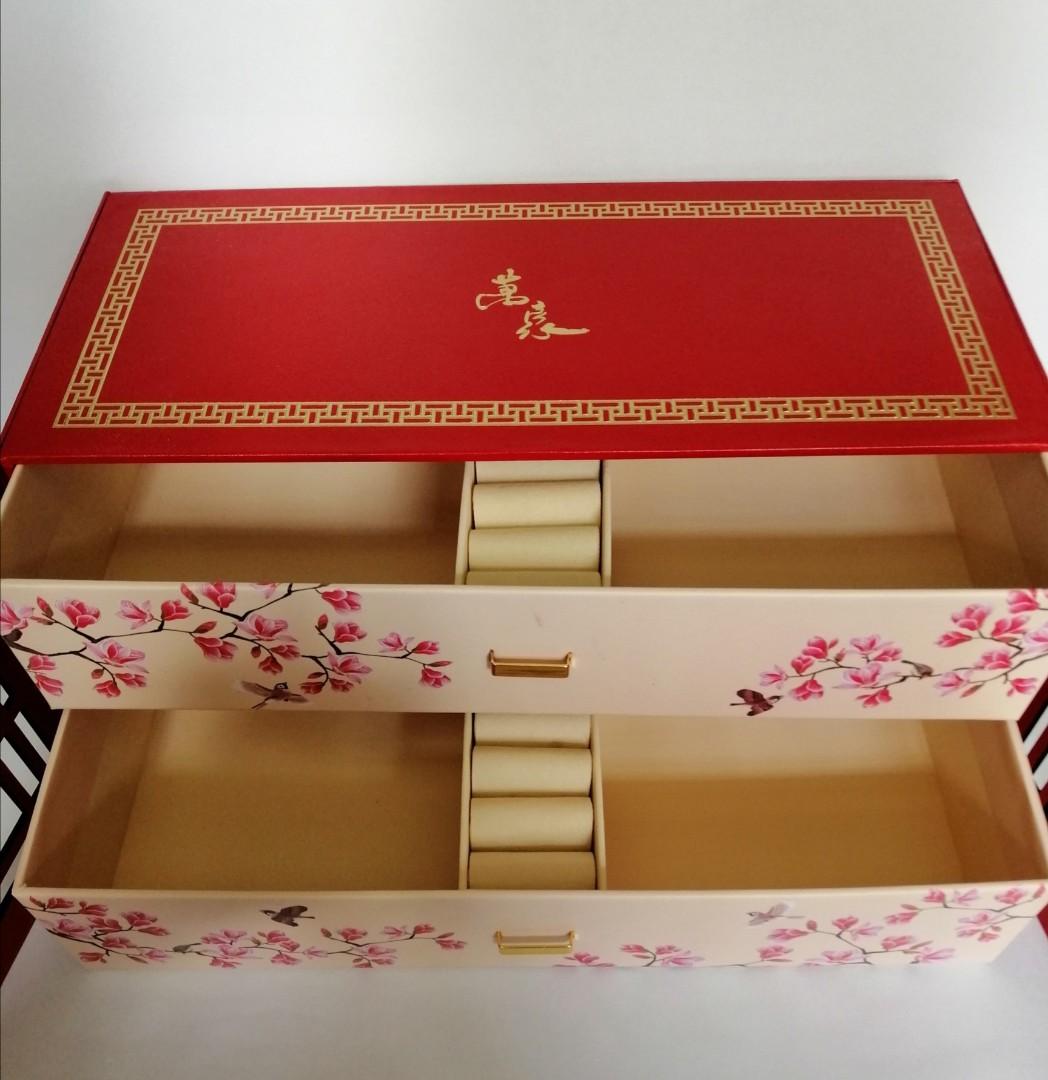 Marriott Hotel Mooncake box, Everything Else on Carousell