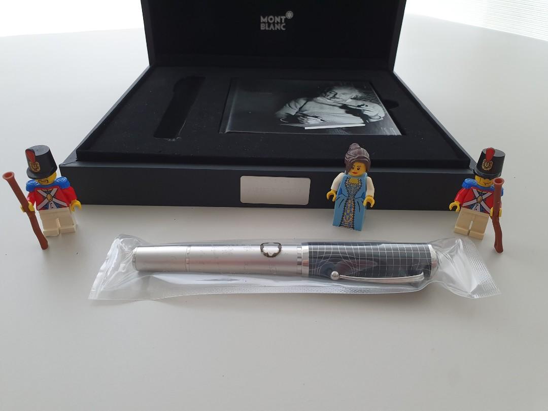Montblanc fountain Albert Einstein