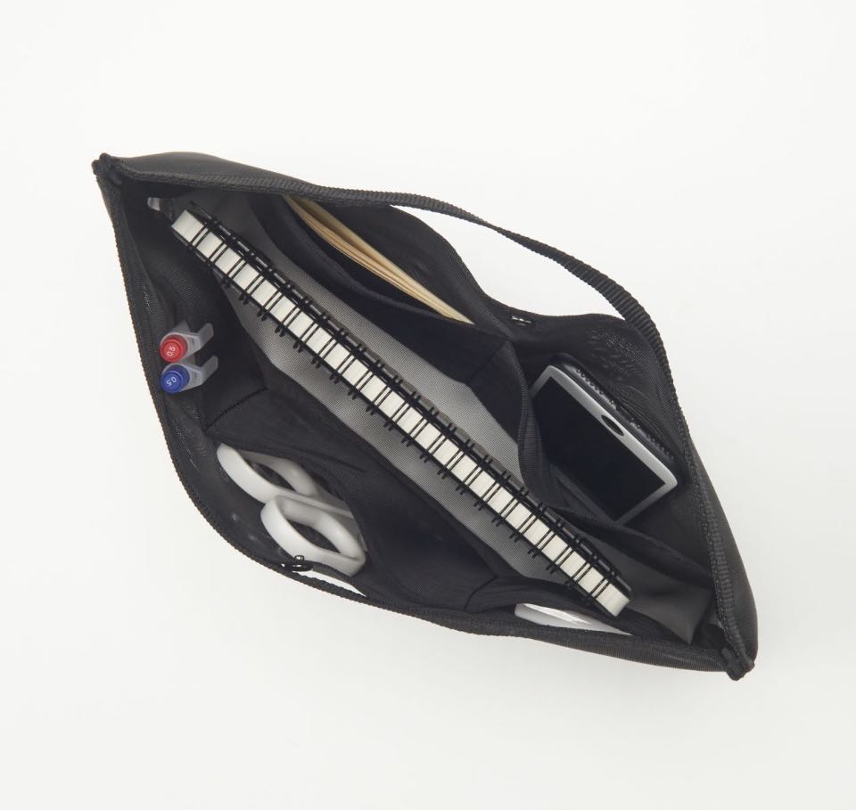 MUJI Nylon mesh bag organiser B5, Women's Fashion, Bags & Wallets