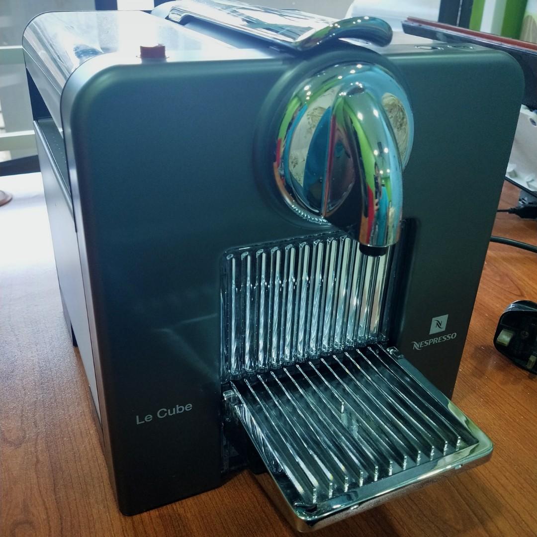 NESPRESSO LE CUBE coffee espresso machine PERFECT condition, TV & Home
