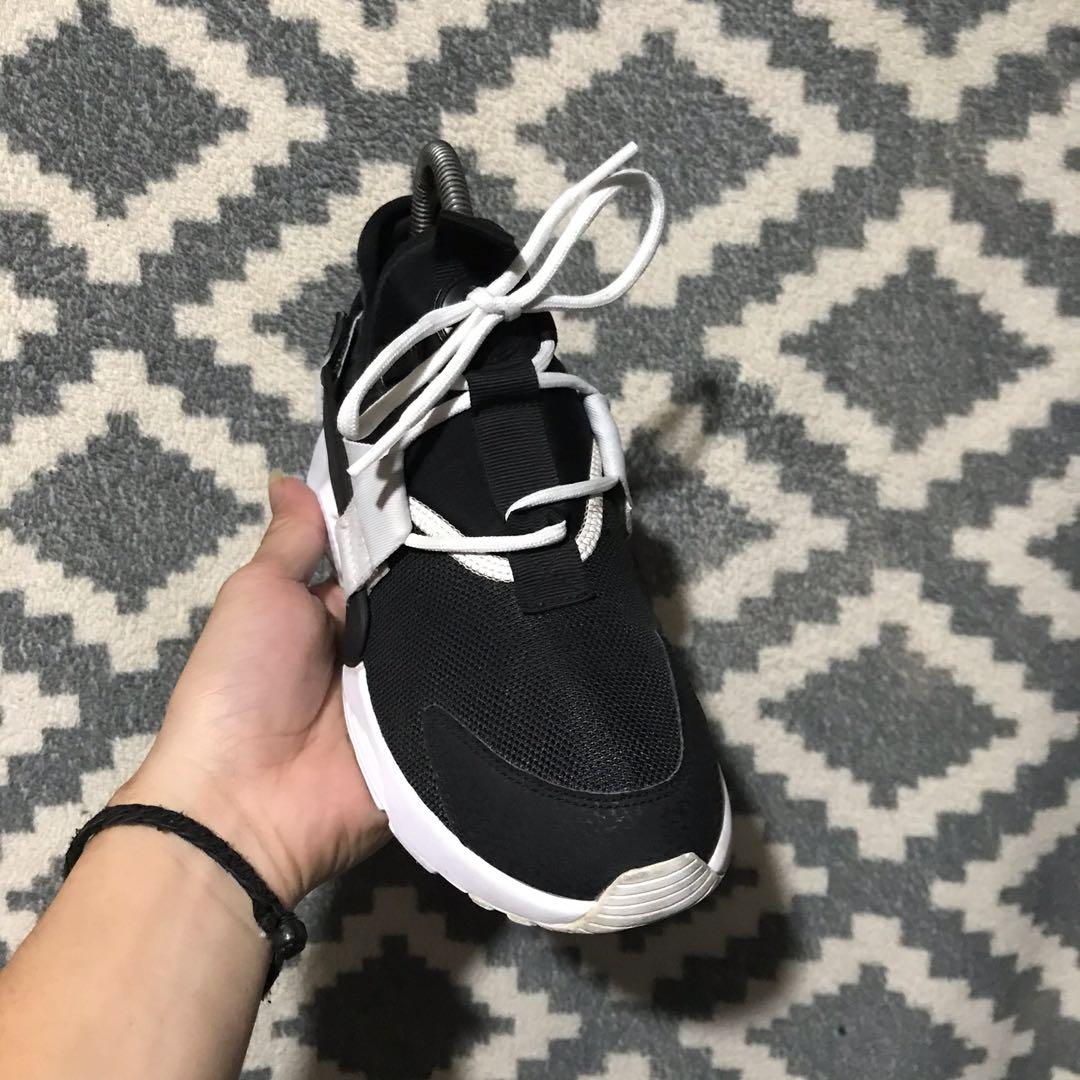 Nike huarache city low black shop