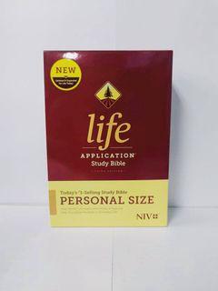 NIV Life Application Study Bible (personal size)