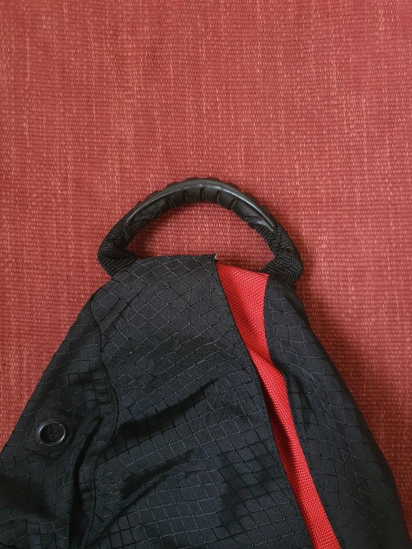 OAKLEY CROSS BODY BAG, Men's Fashion, Bags, Sling Bags on Carousell