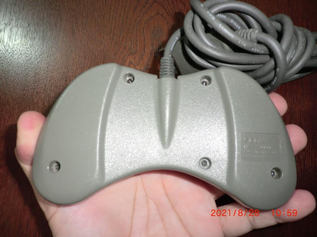 Sega Saturn Gray Controller Pad HSS-0101 (Category: Controllers) located in Carmona. Submitted by rpute (Listing ID 1109986691, Image 2). Description: .