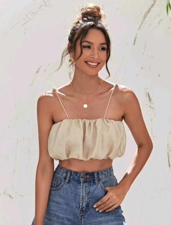 SHEIN Ruffles Top, Women's Fashion, Tops, Others Tops on Carousell