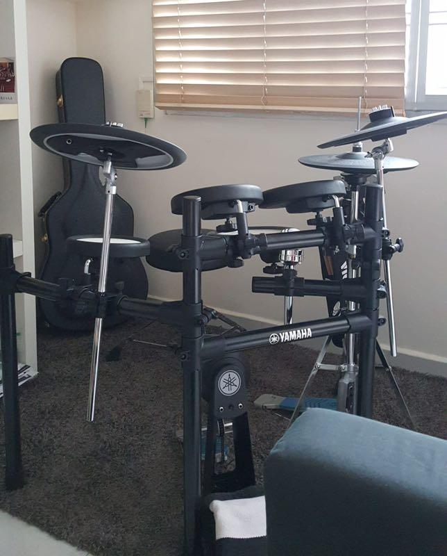 Yamaha DTX562K Electronic Drum Set, Hobbies & Toys, Music & Media