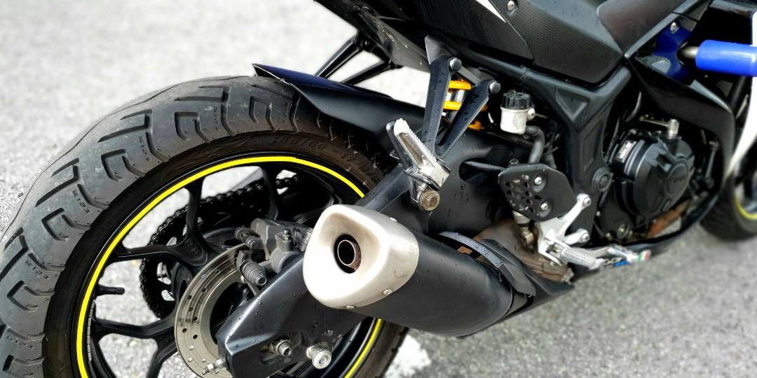 Yamaha R25 Pearl White 2016 cantik, Motorbikes on Carousell