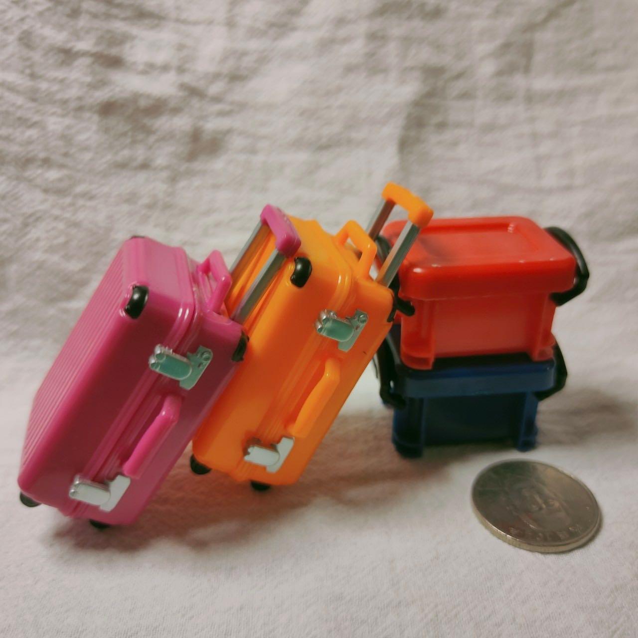 迷你可愛行李箱、收納箱模型扭蛋, 書籍、休閒與玩具, 玩具、公仔、桌遊在旋轉拍賣