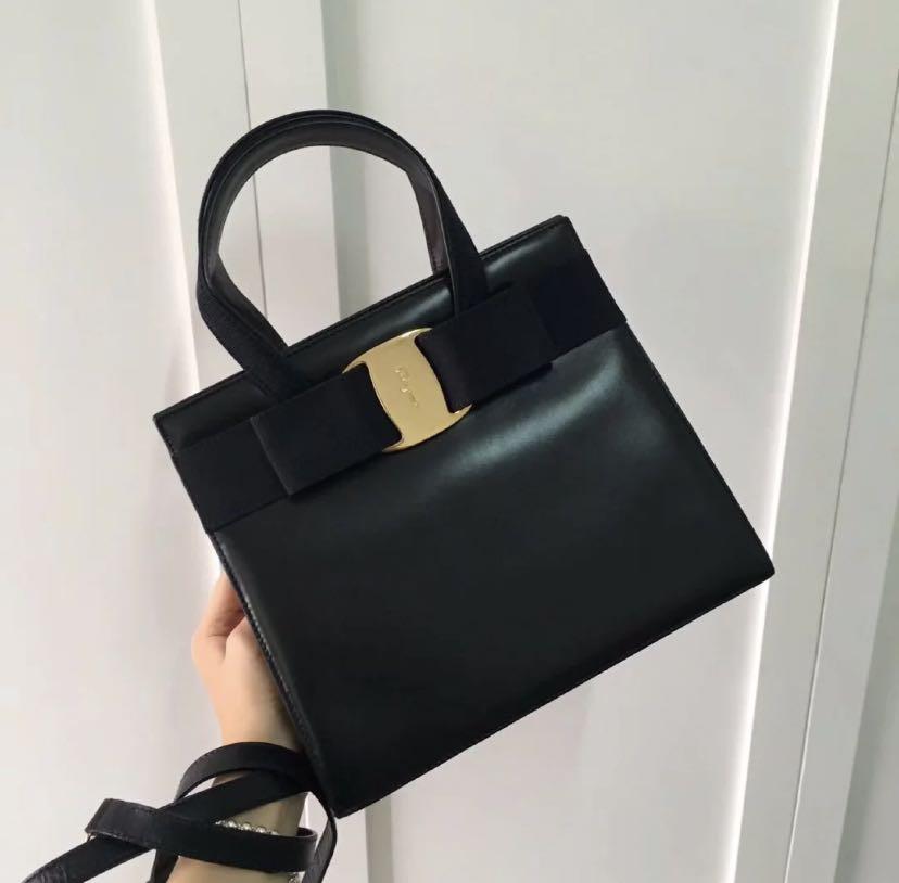 Vintage Ferragamo 中古Vera 2 Way Bag , 名牌, 手袋及銀包- Carousell