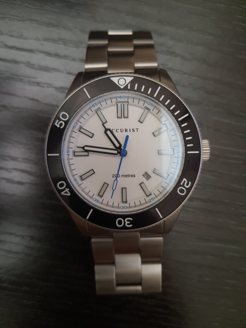 Accurist Mens Stainless Steel Divers Quartz Watch Model 7271