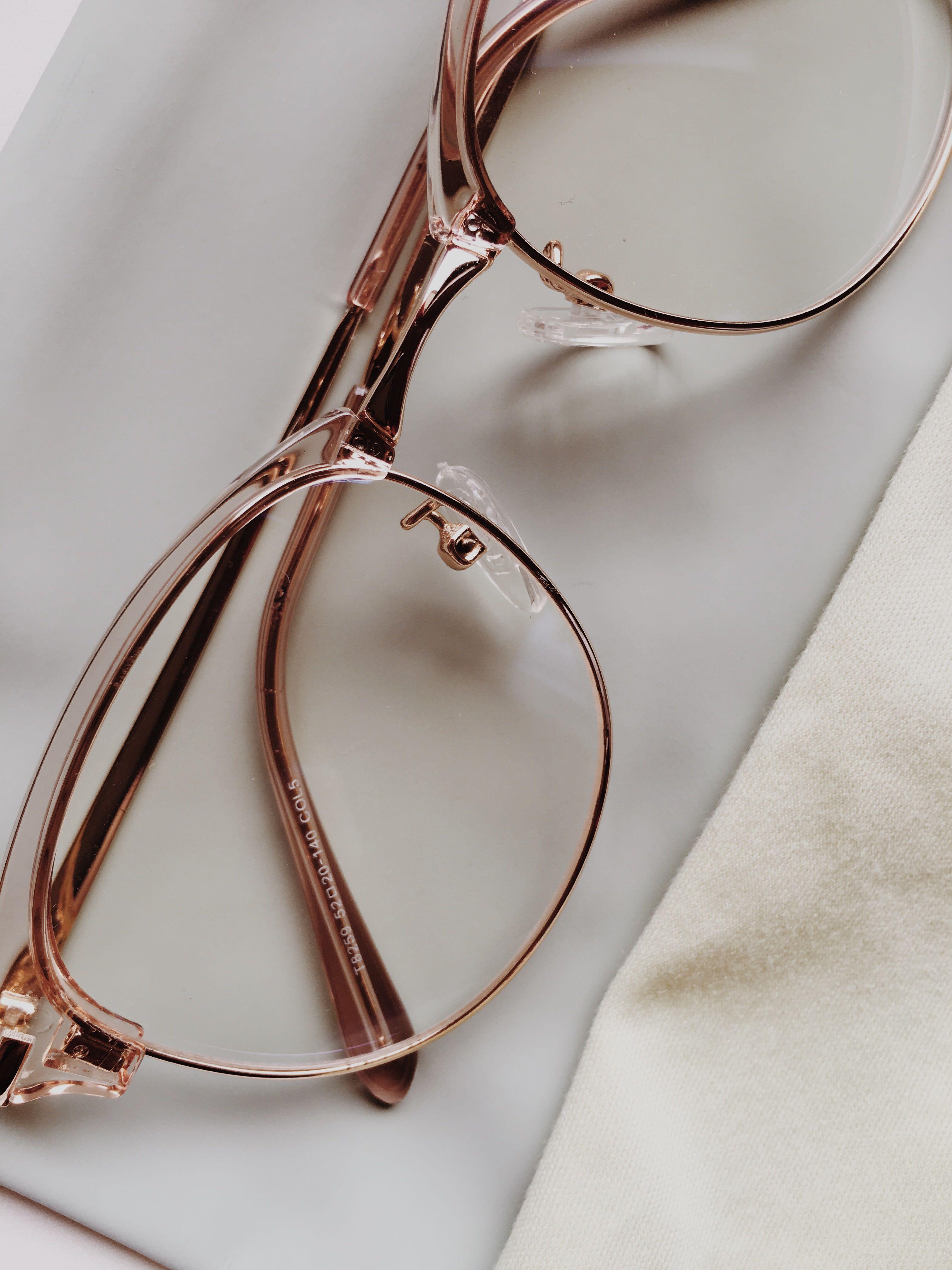 Baobab Eyewear (Category: Sunglasses & Eyewear) located in Binan City. Submitted by stuff000 (Listing ID 1110211022, Image 2). Description: 👓 Baobab Eyewear in Hunter - Gadget Safe - anti blue Light lenses. (Crystal Tan color) 👓 Bought it for 349php last August 20, 2021. ‼️ Rfs- di sya bagay sa face ko. .