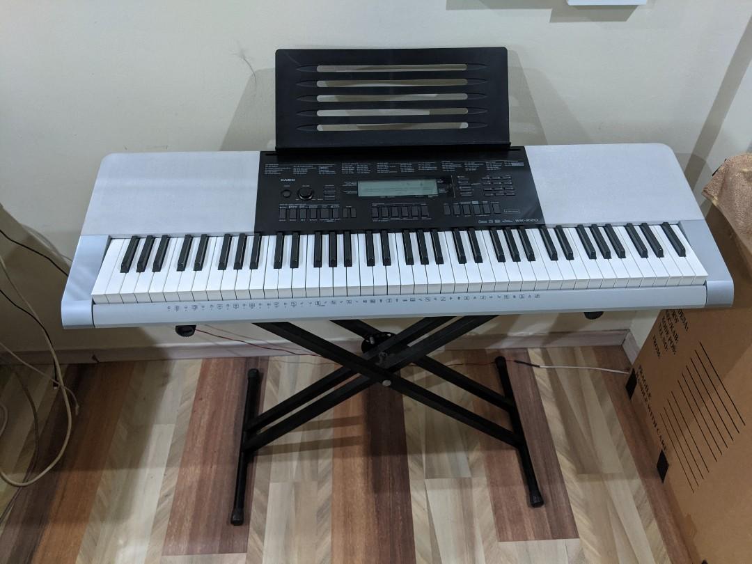Casio WK 220 Keyboard, Hobbies & Toys, Music & Media, Musical