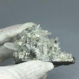 CLEAR QUARTZ CLUSTER | big and chunky