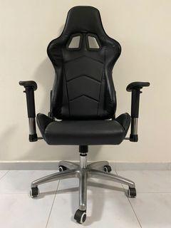 Gaming Chair (black)
