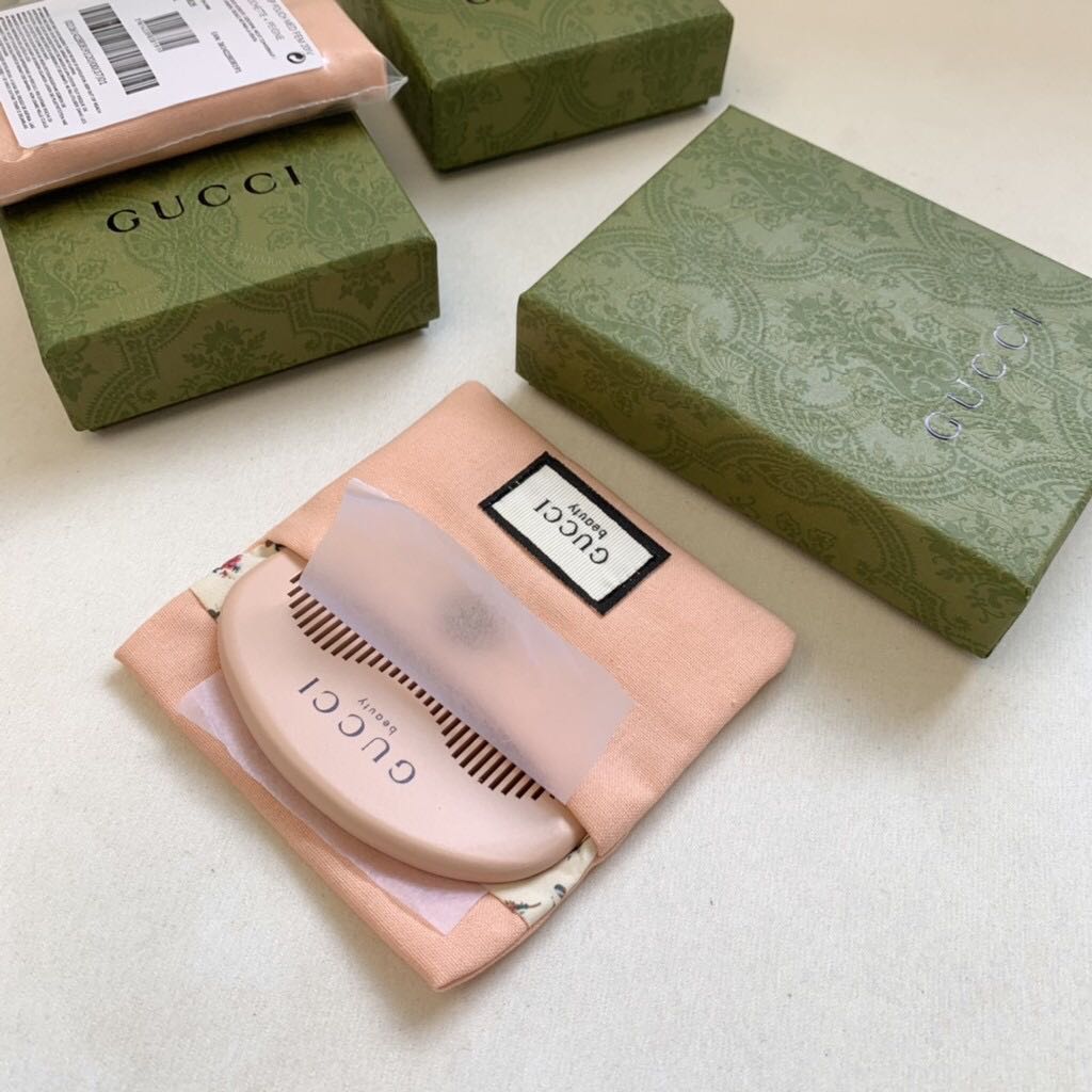 Gucci Beauty comb with pouch, Luxury, Accessories on Carousell