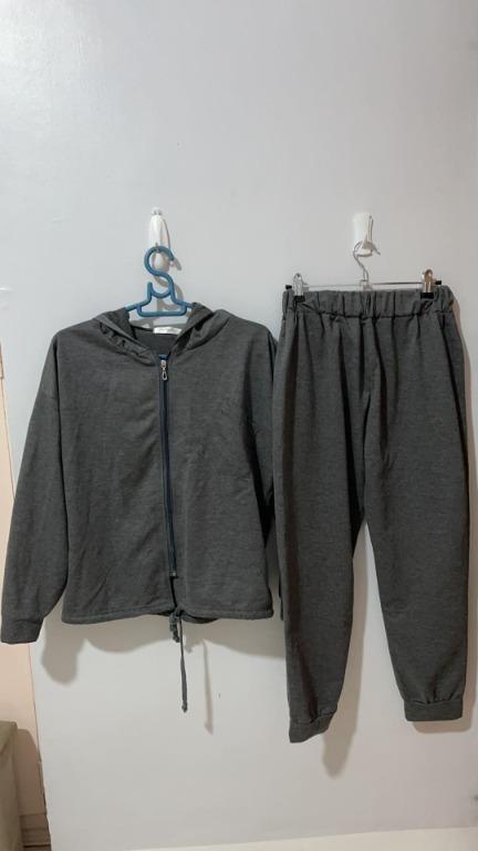 Hoodie and Jogger Pants terno (Category: Sets or Coordinates) located in Tanauan. Submitted by ada_closet (Listing ID 1110319312, Image 1). Description: Hoodie and jogger pants co-ords/terno used once Size S .