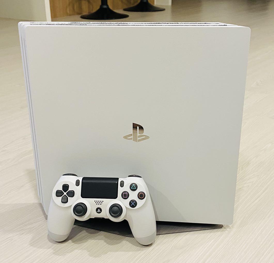 高級感PS4 Pro PlayStation 4 Pro Glacier White箱・備品・純正コントローラー&マグマコントローラー付き PS4本体