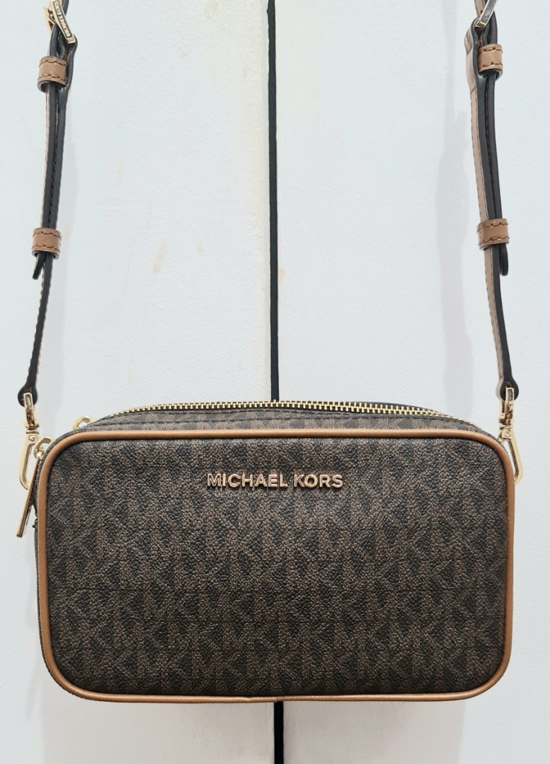 Michael kors connie discount small camera bag