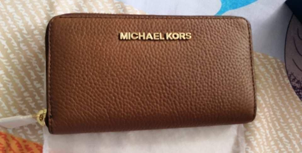 Mk zip deals around wallet