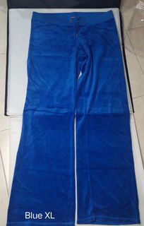 (Category: ) located in . Submitted by wardrobe06 (Listing ID 1110397682, Image 1). Description: .