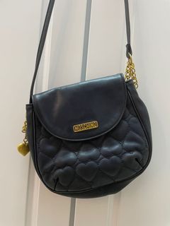 (Category: ) located in . Submitted by fallovapreloved (Listing ID 1110399187, Image 1). Description: .