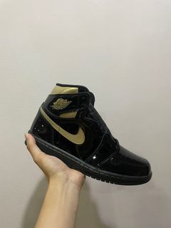 (Category: ) located in . Submitted by sneaker.steals (Listing ID 1110350376, Image 1). Description: .