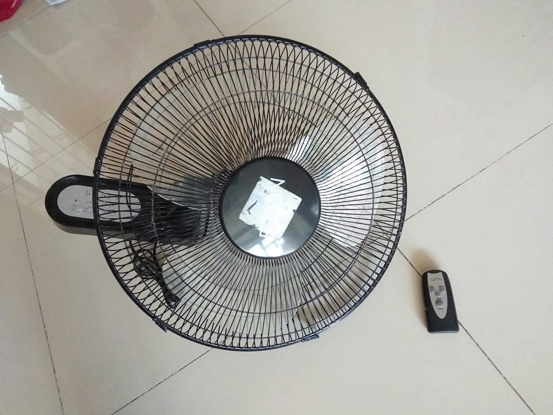 17 inch wall fan, Furniture & Home Living, Lighting & Fans, Fans on ...