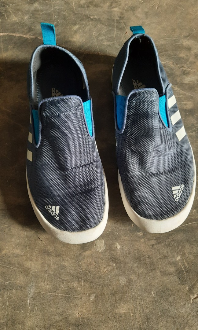 adidas slip on DLX, Fesyen Pria, Sepatu , Sneakers di Carousell
