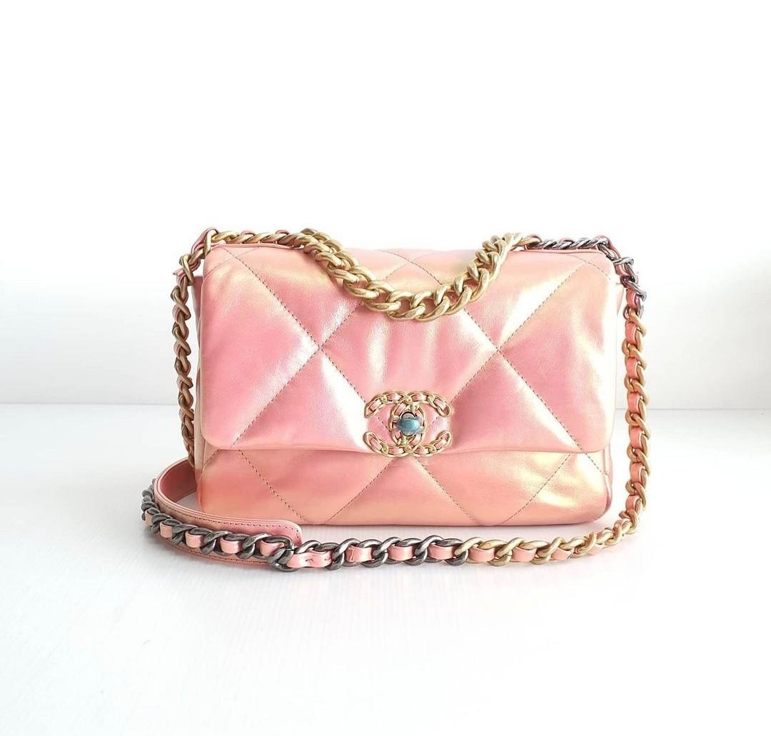 Chanel 19 small 26cm Iridescent Pink Calf Bag series 31, Luxury, Bags &  Wallets on Carousell